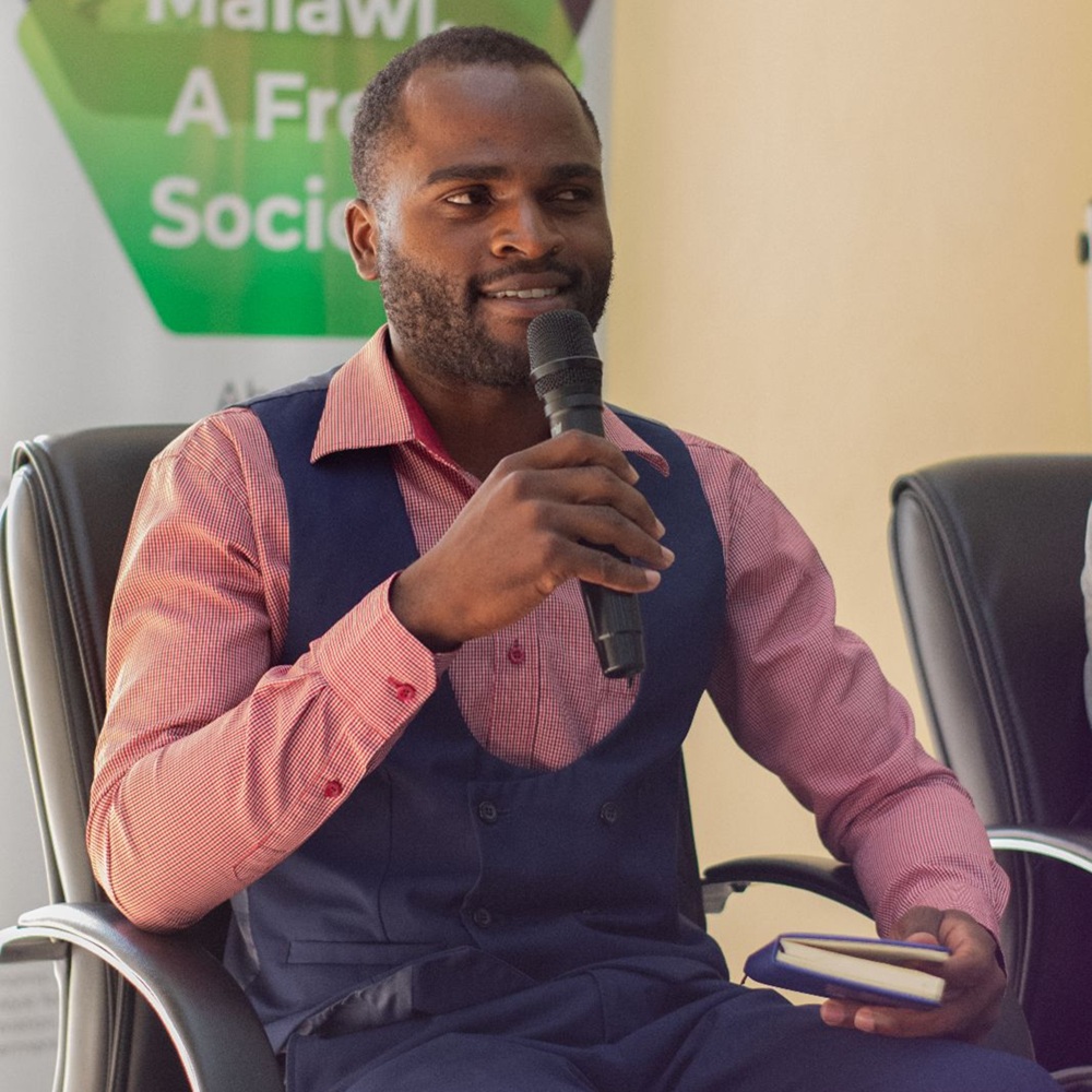 iPE Team working together